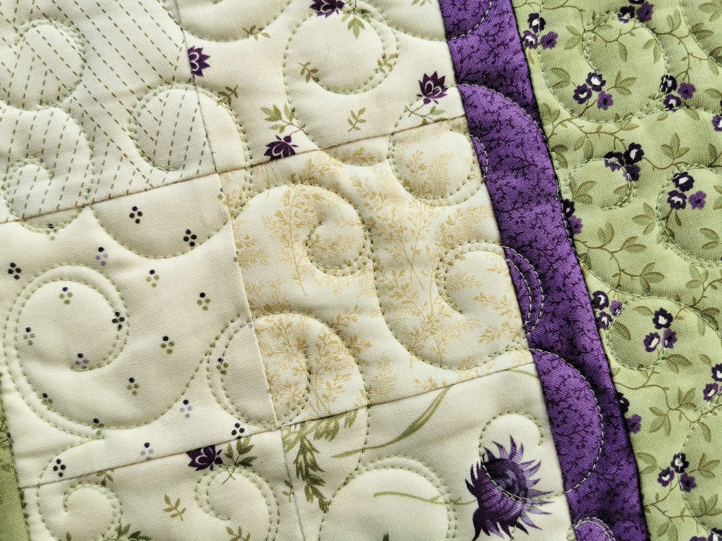 Green Floral Mini Quilt, Small Placemat, Quilted Mug Rug