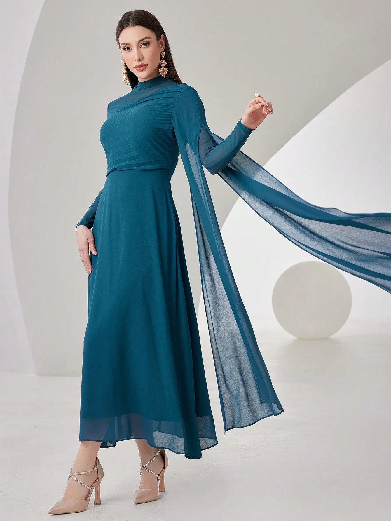 Modely Contrast Mesh Ruched Dress With Sleeves