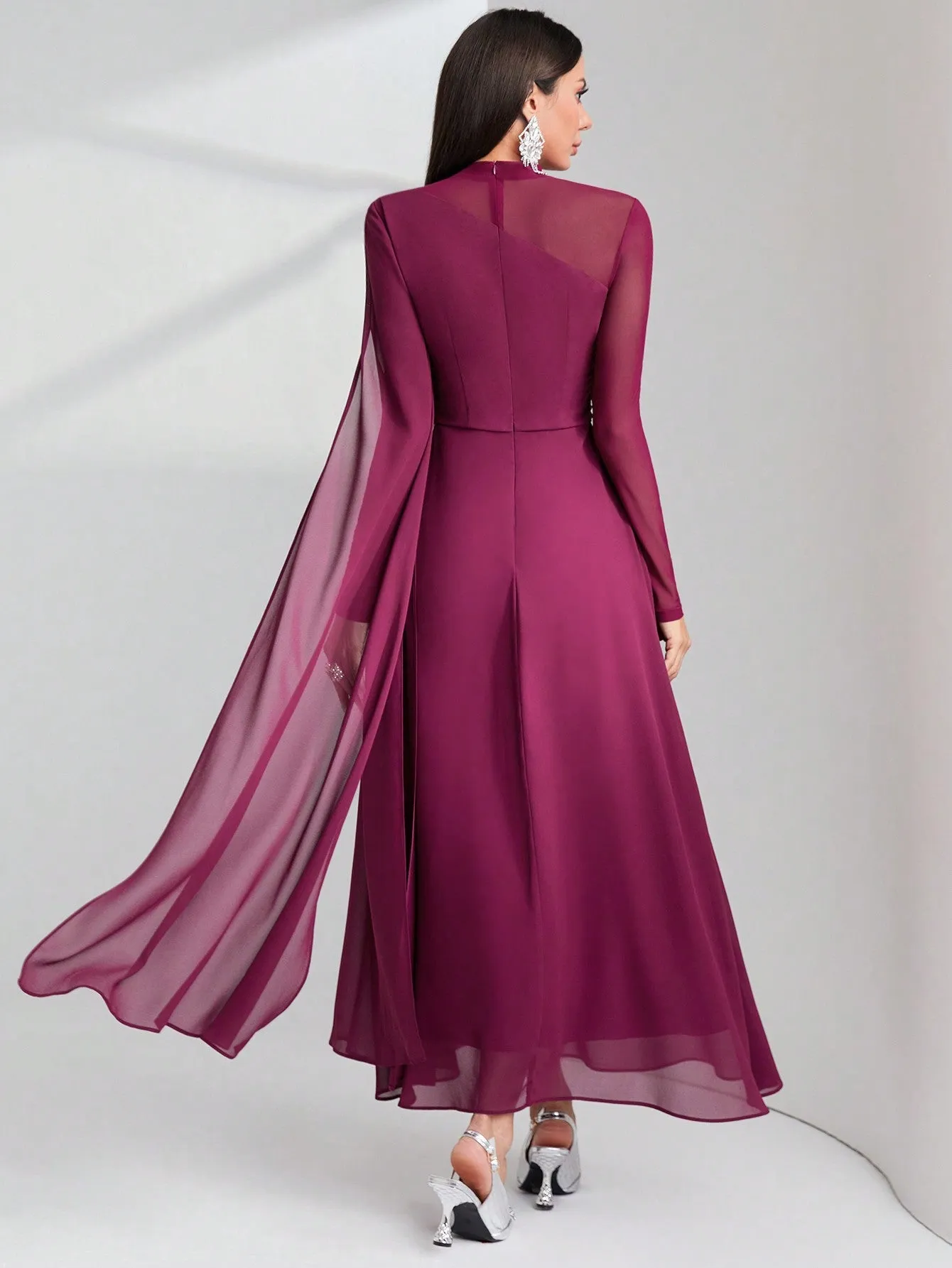 Modely Contrast Mesh Ruched Dress With Sleeves