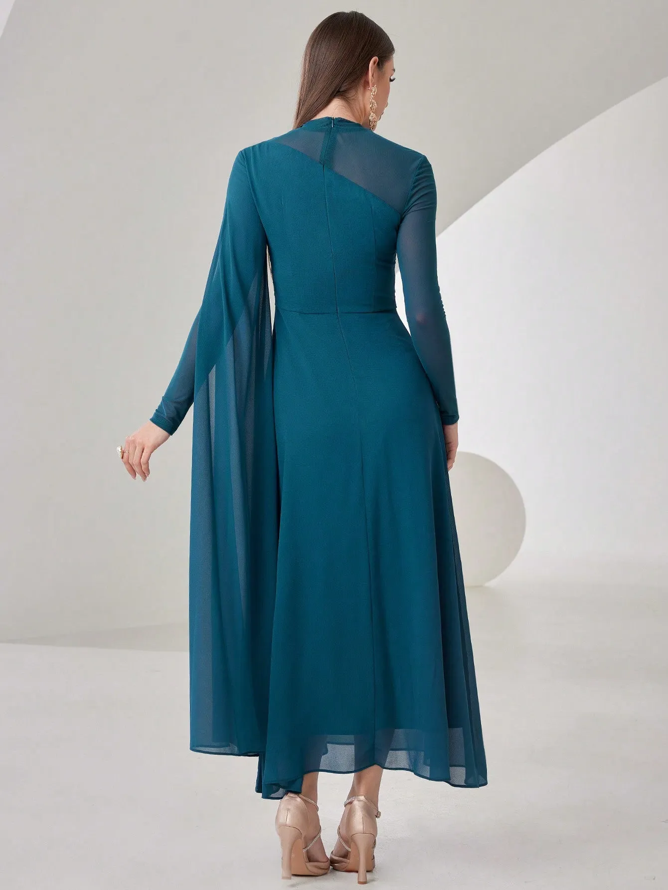 Modely Contrast Mesh Ruched Dress With Sleeves