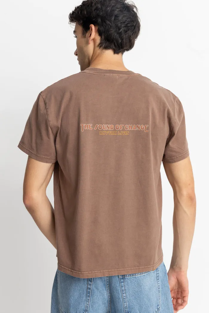 Rhythm Cosmic Band Ss T-Shirt - BROWN